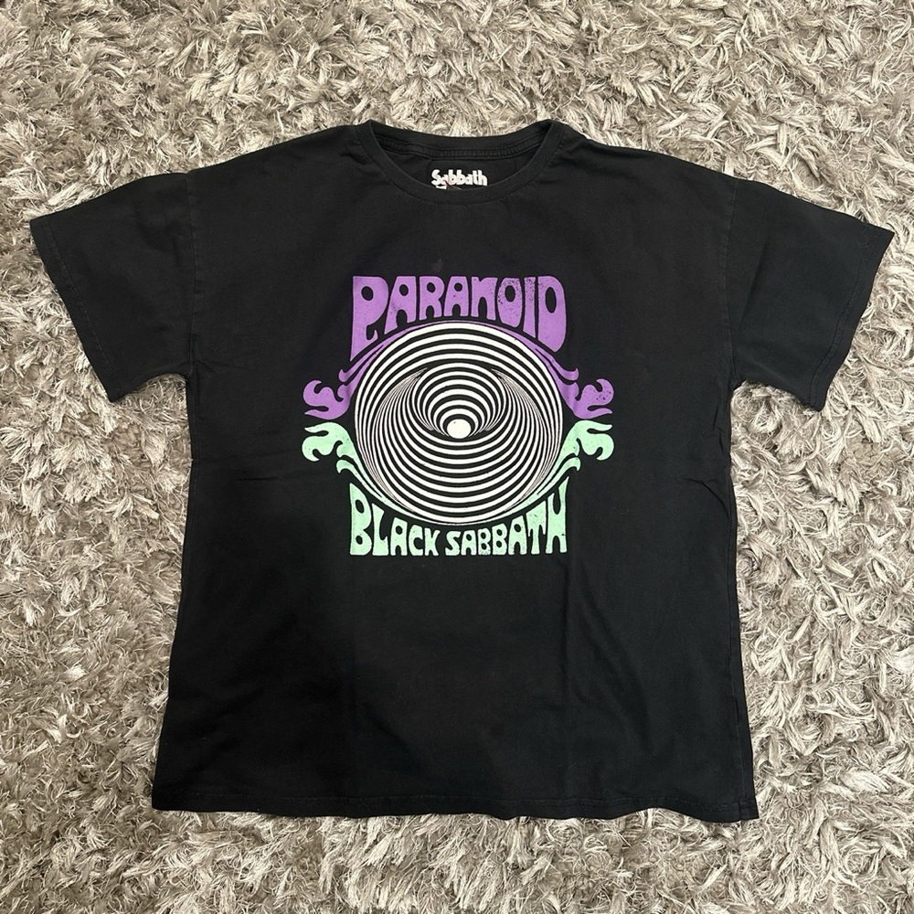 Black oversized graphic tee